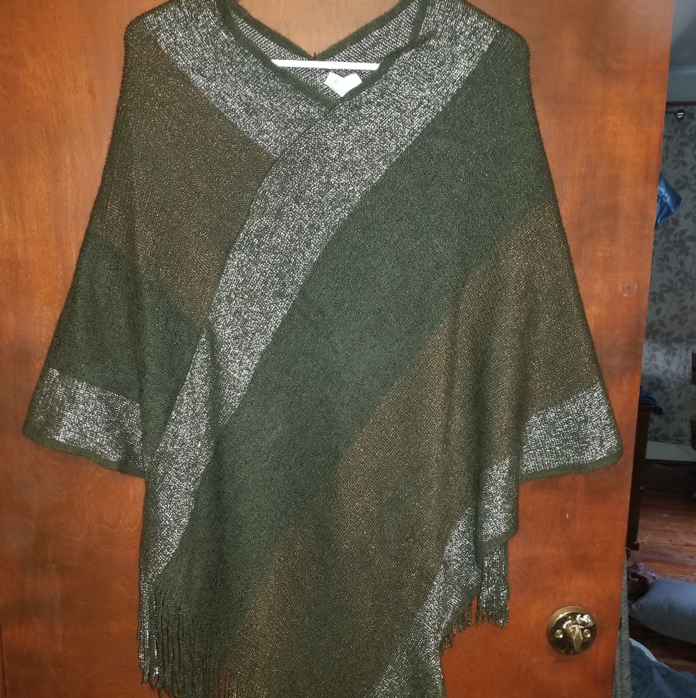 Multi tone green poncho